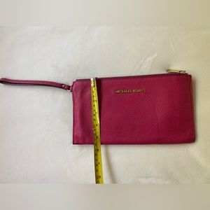Michael Kors Wristlet - Pink